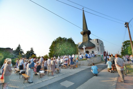 Jó nekünk itt lenni - püspöki szentmise a Szent Donát kápolna búcsúján